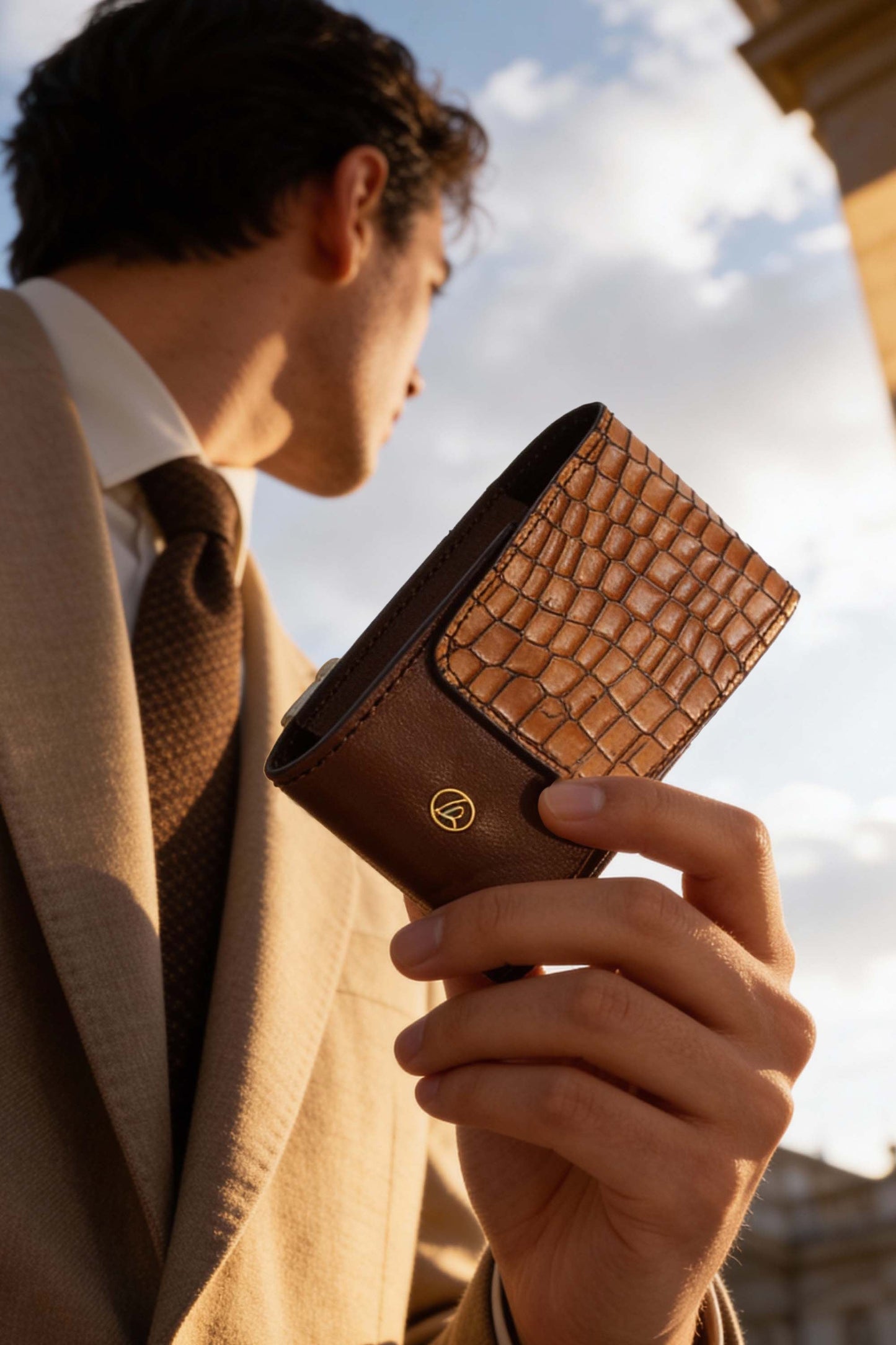 LOGO CIGARETTE CASE CB619 TAN